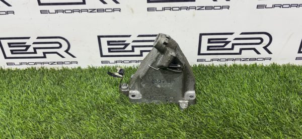 Кронштейн двигателя m276 Mercedes W212 Кронштейн двигателя m276 mercedes w212