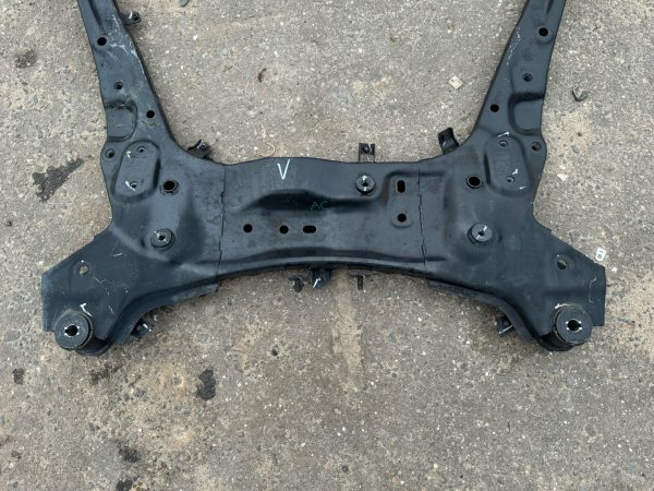 Передний подрамник Hyundai Tucson NX4 / Sportage 5 Передний подрамник hyundai tucson nx4 / sportage 5