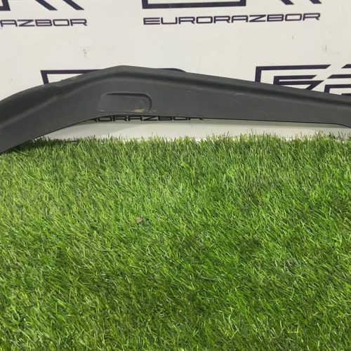 Водосток крышки багажника левый mercedes c257