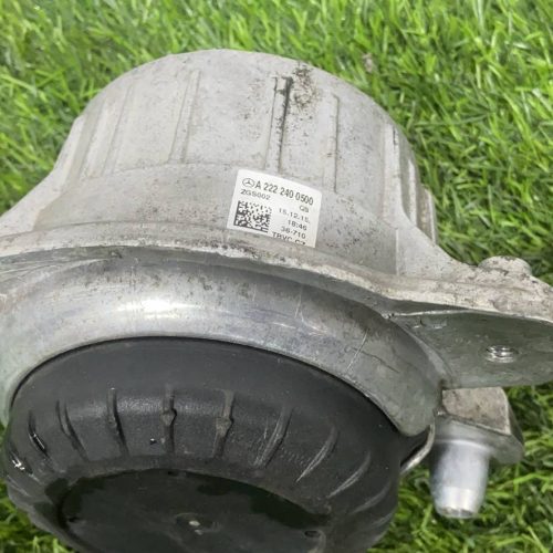 Подушка двигателя правая Mercedes OM651