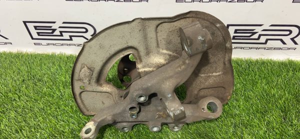 Кулак передний левый Mercedes W212 W218 63 AMG Кулак передний левый mercedes w212 w218 63 amg