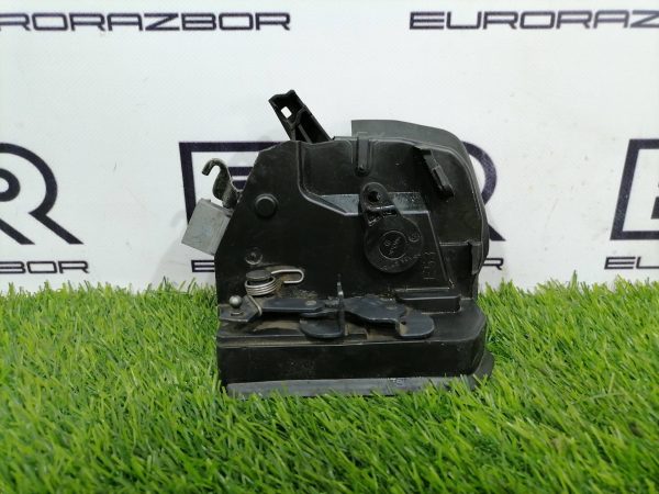 Замок задний левый 8402601 BMW X5 E53 Замок задний левый 8402601 bmw x5 e53