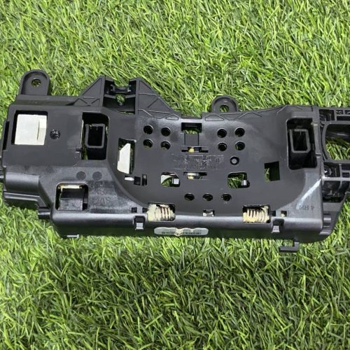 Кронштейн ручки двери задний правый Audi A5/S5 (F5)