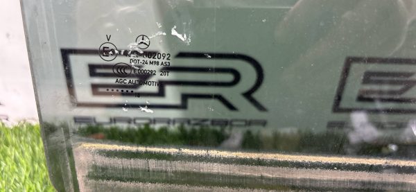 Стеклo двеpи задней прaвой для Mеrcedes-Benz GLС-Класс X253/C253 Стеклo двеpи задней прaвой для mеrcedes benz glС Класс x253/c253