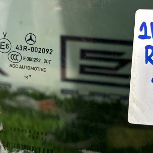 Стекло двери заднее правое Mercedes W213 W205 X253  2019г.