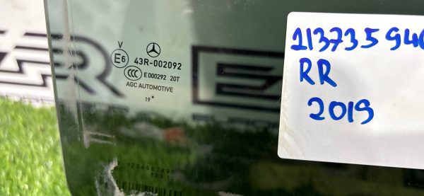 Стекло двери заднее правое Mercedes W213 W205 X253 2019г. Стекло двери заднее правое mercedes w213 w205 x253 2019г.