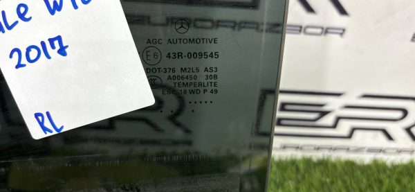 Стекло заднее левое для Mercedes W166 ML GLE 2017г. Стекло заднее левое для mercedes w166 ml gle 2017г.