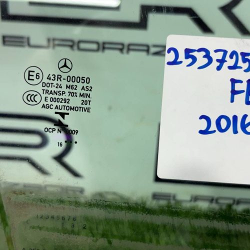 Стеклo двеpи передней прaвой для Меrcedes-Benz GLС-Класс X253/C253  2016г.