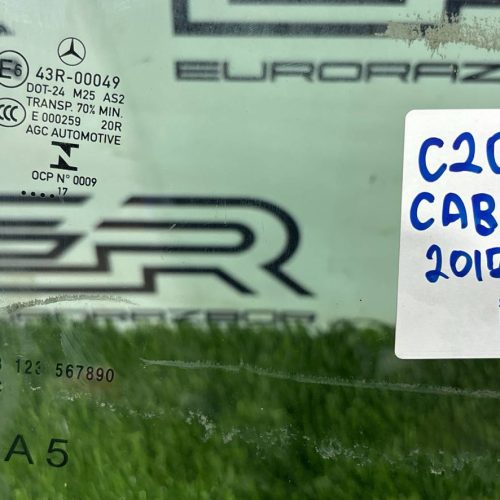 Стекло двери передней правой Mercedes Benz C205 кабриолет 2017 г.