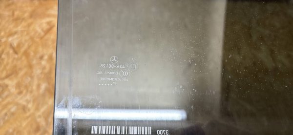 Стекло двери заднее левое Mercedes Benz C257 2017г. Стекло двери заднее левое mercedes benz c257 2017г.