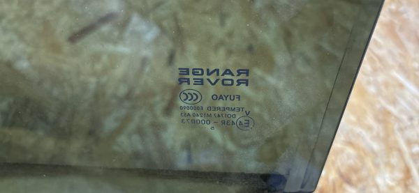 Стекло двери задней правой Lend Rover Evoque 2015 г. Стекло двери задней правой lend rover evoque 2015 г.