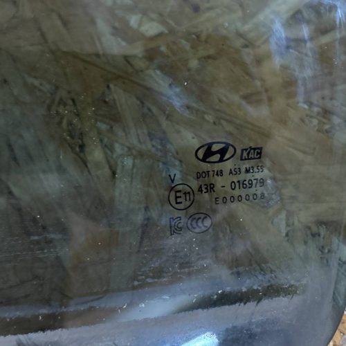 Стекло двери заднее левое Hyundai Santa Fe 4