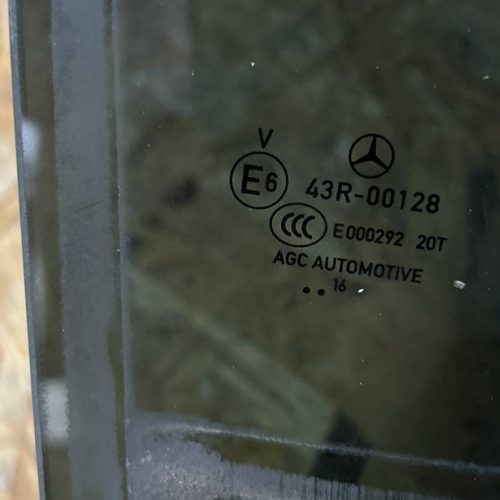 Стекло двери заднее правое Mercedes W213 W205 X253  2016г.