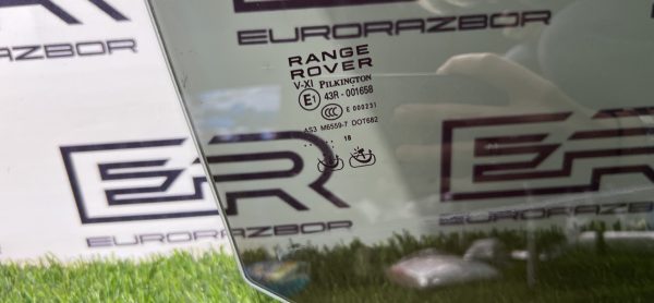 Стекло двери заднее правое Range Rover L405 2018г. Стекло двери заднее правое range rover l405 2018г.