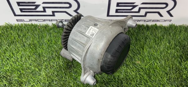 Опора подушка двигателя Mercedes E W213 С238 Опора подушка двигателя mercedes e w213 С238