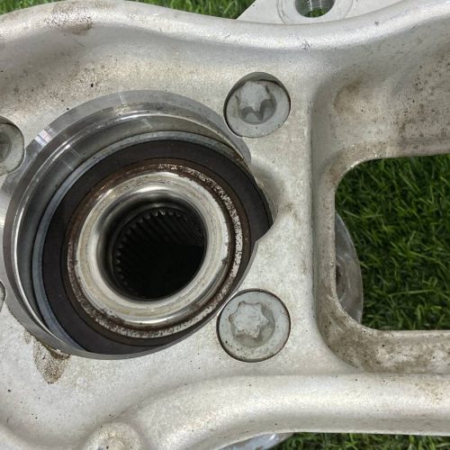 Кулак передний правый Mercedes W167 C167 X167