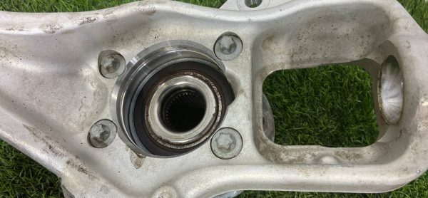 Кулак передний правый Mercedes W167 C167 X167 Кулак передний правый mercedes w167 c167 x167