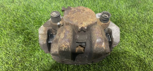 Суппорт передний правый Volvo XC90 31381549 Суппорт передний правый volvo xc90 31381549