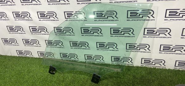 Стекло двери переднее левое Range Rover L405 (2012-2020) Стекло двери переднее левое range rover l405 (2012 2020)