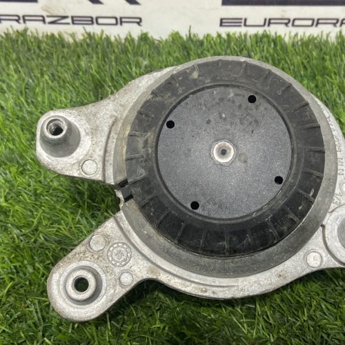 Подушка двигателя правая Mercedes W205 A2052406917