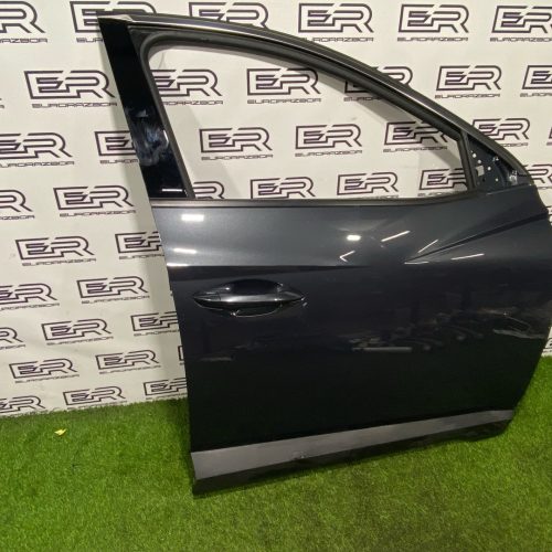 Передняя правая дверь hyundai tucson nx4