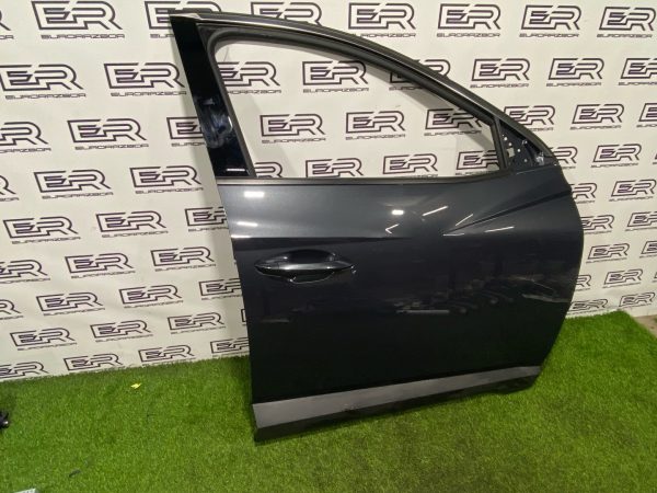 Передняя правая дверь Hyundai Tucson NX4 Передняя правая дверь hyundai tucson nx4