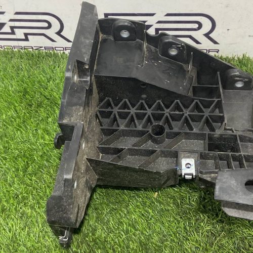 Кронштейн передней панели правый mercedes w167 c167 x167