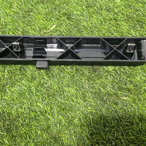 Накладка багажника задняя левая Land Rover Disсоvеry L462