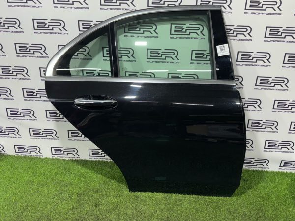 Дверь задняя правая Mercedes C-Class W205 Дверь задняя правая mercedes c class w205