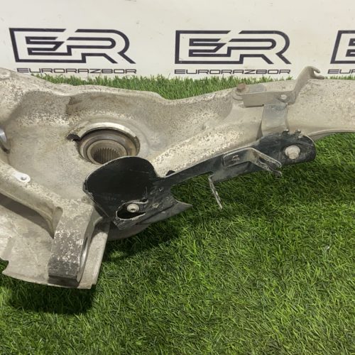 Поворотный кулак передний левый range rover l405 Рест