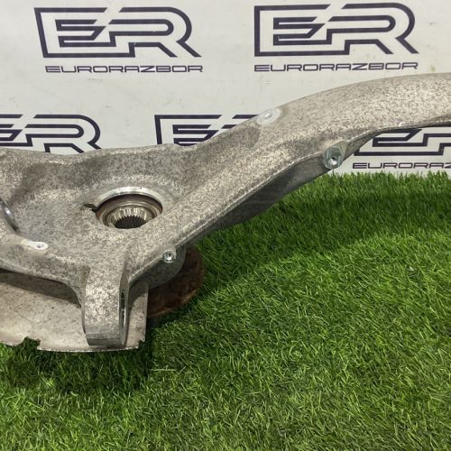Поворотный кулак передний левый range rover l405 Рест