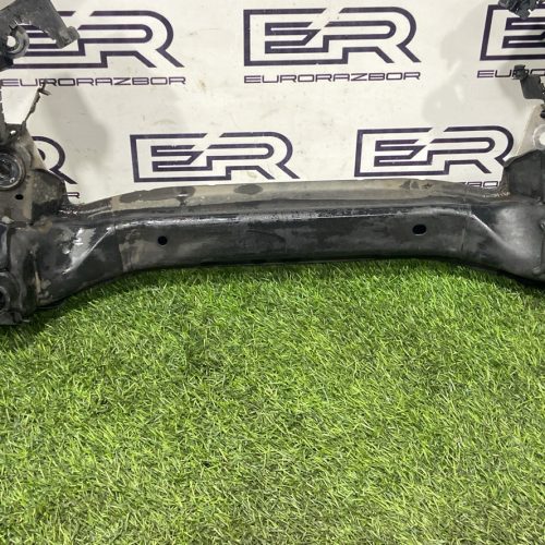 Передний подрамник Mercedes W205 W213