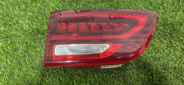 Задний левый фонарь в крышку багажника Kia Sorento prime 3 Gt Line Рестайлинг. Задний левый фонарь в крышку багажника kia sorento prime 3 gt line Рестайлинг.