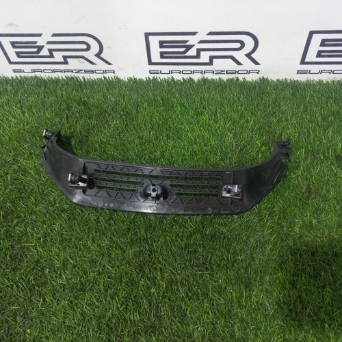 Декоративная накладка торпедо Land Rover Range Rover Velar L560