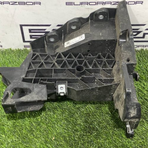 Кронштейн передней панели левый mercedes w167 c167 x167