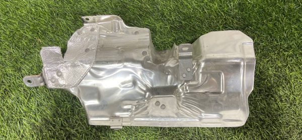 Тепловой экран стартера Mercedes W167 C167 X167 Тепловой экран стартера mercedes w167 c167 x167