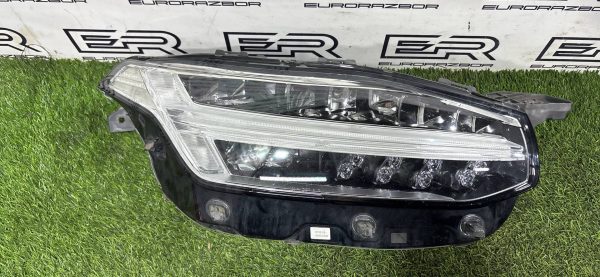 Фара правая Volvo XC90 Фара правая volvo xc90