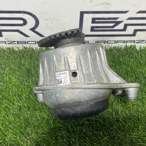Подушка двигателя левая Mercedes W205 A2052406617
