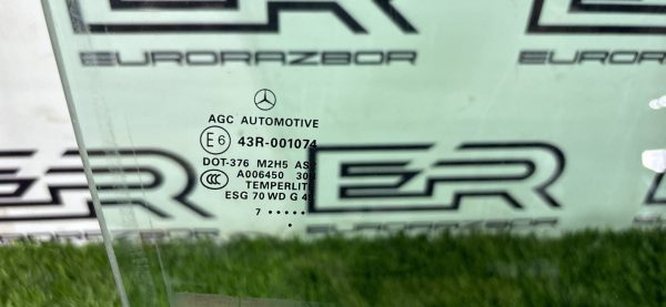 Стекло двери переднее правое Mercedes W166 2017г. Стекло двери переднее правое mercedes w166 2017г.