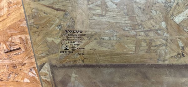 Стекло двери переднее правое volvo xc90 2017г. не двойное