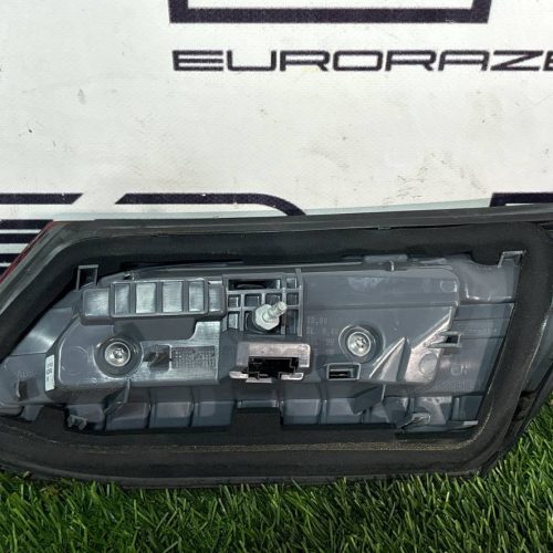 Фонарь крышки багажника левый Mercedes C238
