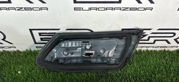 Фонарь крышки багажника левый mercedes c238