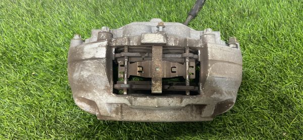 Суппорт передний левый Mercedes W205 W213 Суппорт передний левый mercedes w205 w213