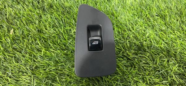 фонарь салона Volvo XC90 31376458 фонарь салона volvo xc90 31376458