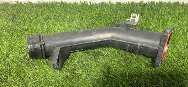 Патрубок впускного коллектора mercedes w177