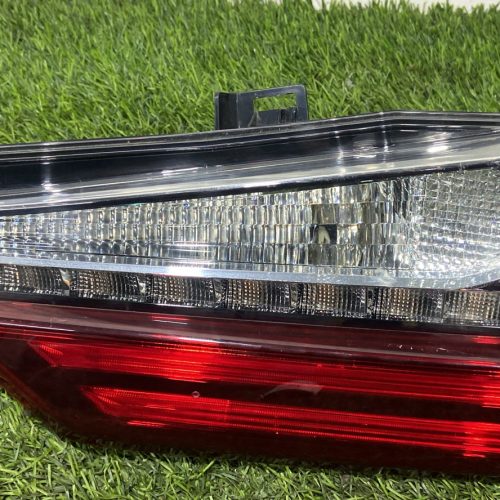 Фонарь крышки багажника правый Lexus RX 4
