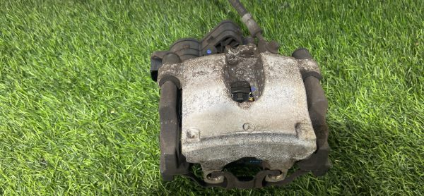 Суппорт задний правый Mercedes W205 A2054231598 Суппорт задний правый mercedes w205 a2054231598
