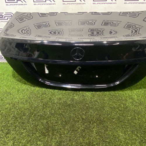 Крышка багажника Mercedes W205