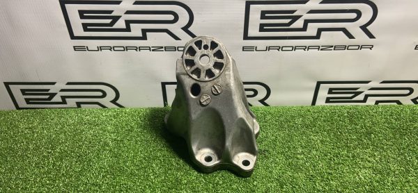 Кронштейн двигателя Volkswagen Touareg 7L6199307A Кронштейн двигателя volkswagen touareg 7l6199307a