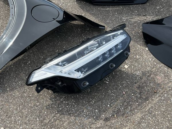 Фара правая Volvo XC90 2 2017 31656997 Фара правая volvo xc90 2 2017 31656997